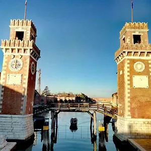 https://san-giorgio-degli-schiavoni-venice.hotelinveneto.com